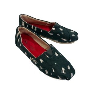 TOMS Classic Alpargata Flats Size 5.5 NWT Green Tree Print Canvas Slip On